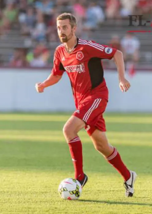 Sascha Görres playing soccer
